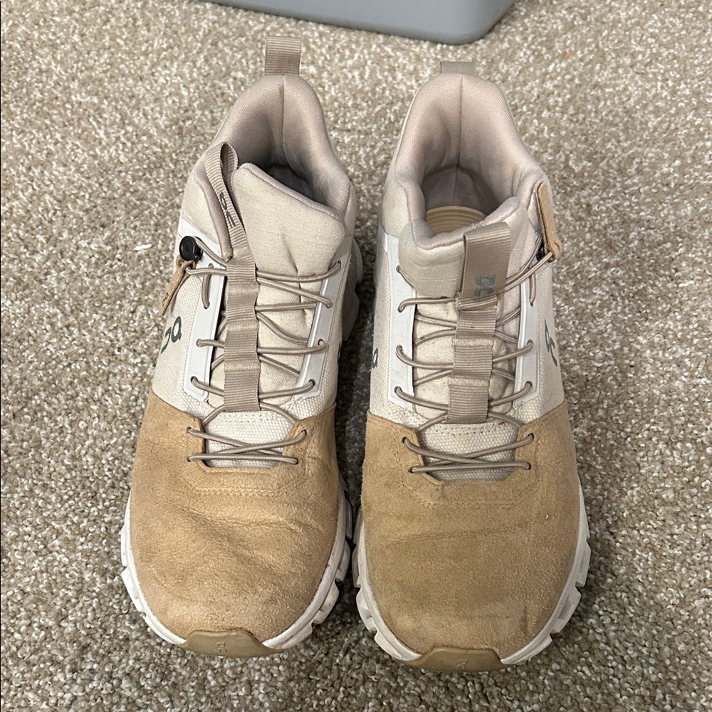 On Running Women’s Beige and White Sneakers - Picture 4 of 4